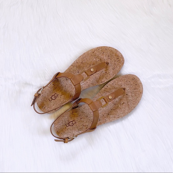 UGG Aleigh Leather Thong Strap Sandals - Picture 3 of 6